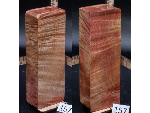 Брусок стабилизированной древесины стеганный клен, кавказ, в бледно красном. (157), заготовка для творчества или рукояти ножа