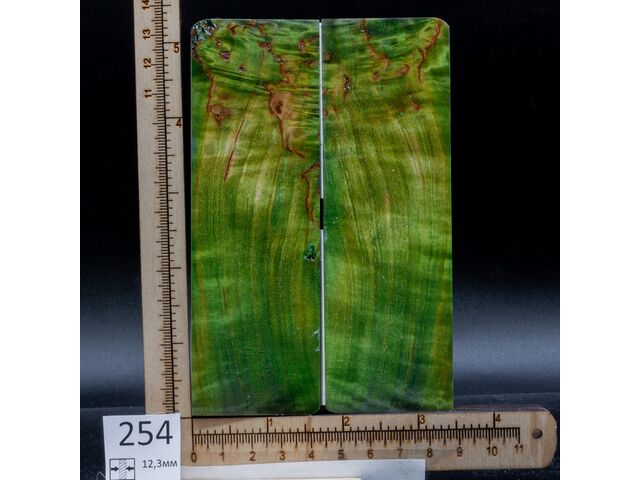 Брусок стабилизированной древесины простенькая карельская береза в зеленом. (254), заготовка для творчества или рукояти ножа