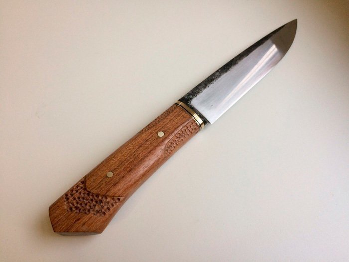 Пример рукояти ножа из ироко