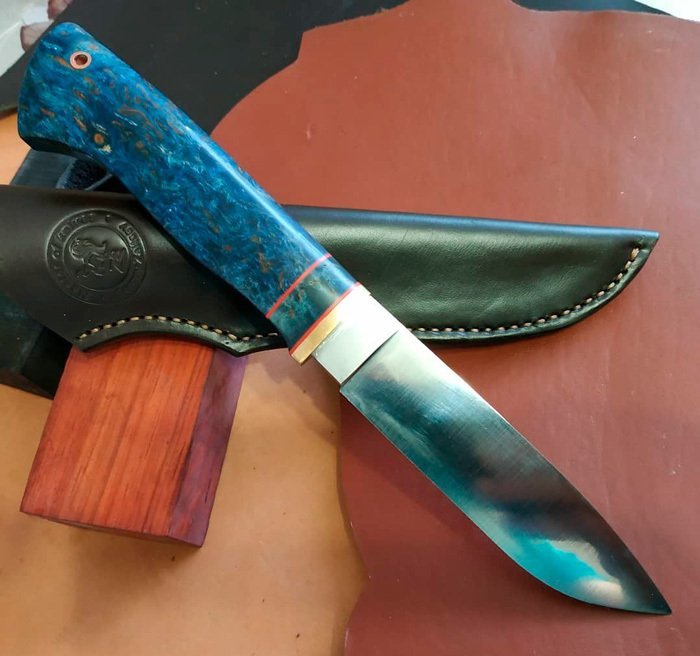 нож с рукоятью из стабилизированной карельской березы