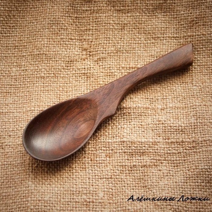 Пример деревянной ложки из ореха