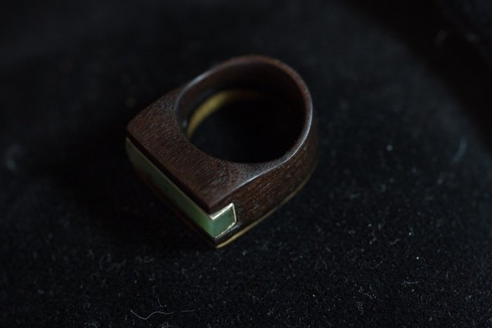 Пример кольца из палисандра сантоса