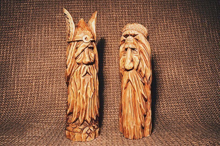 резные фигурки из древесины кедра