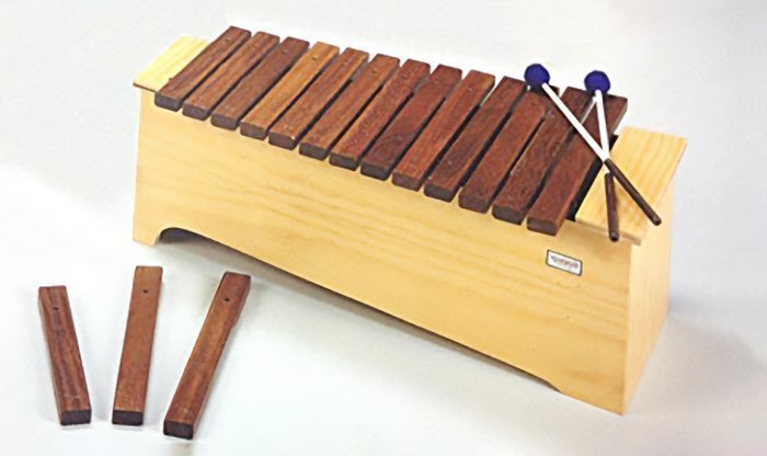 ксилофон с деталями из древесины сукупиры