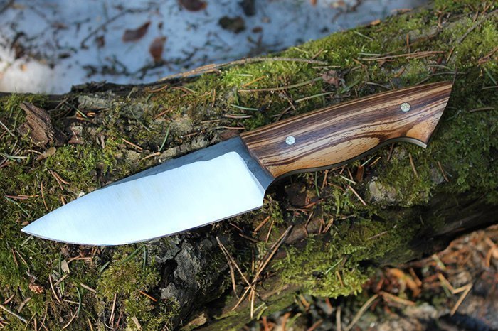 нож с накладной рукоятью из древесины зебрано