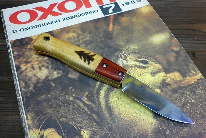 складной нож с рукоятью из древесины березы