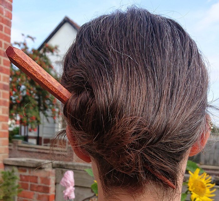 шпилька для волос из древесины сапеле