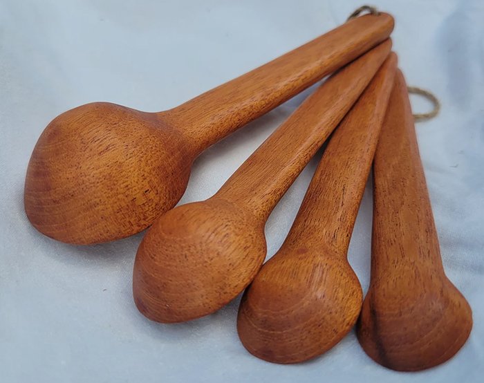 комплект мерных ложек из древесины кайи