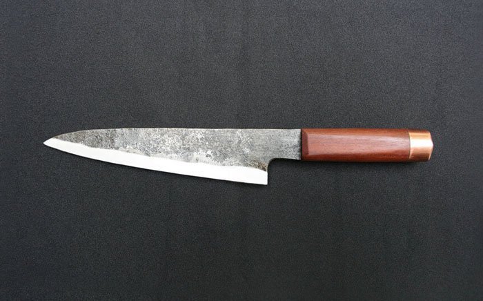 кухонный нож с рукояткой из древесины макоре