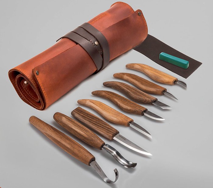 резчицкий набор инструментов с рукоятями из древесины американского ореха