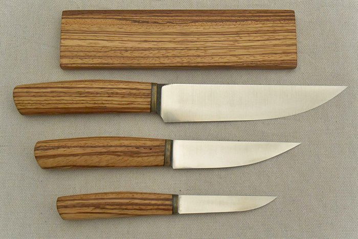 набор кухонных ножей с рукоятями из древесины зебрано