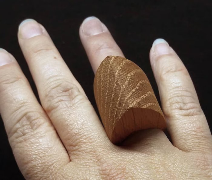 кольцо из древесины американского красного дуба