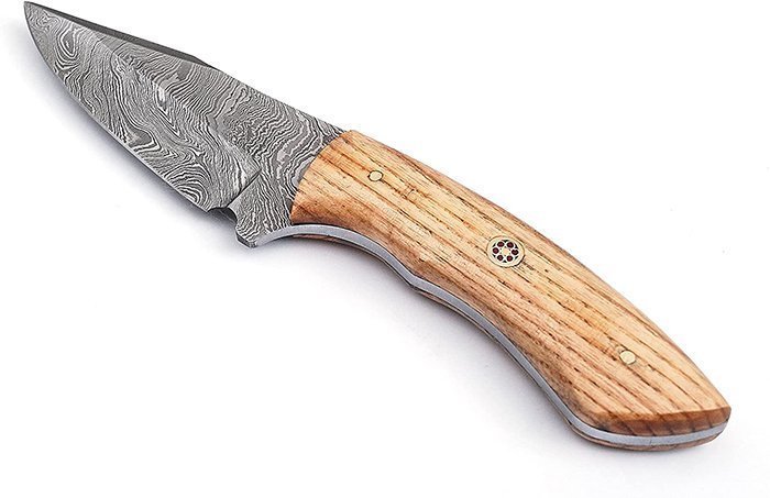 нож с рукоятью из древесины ясеня