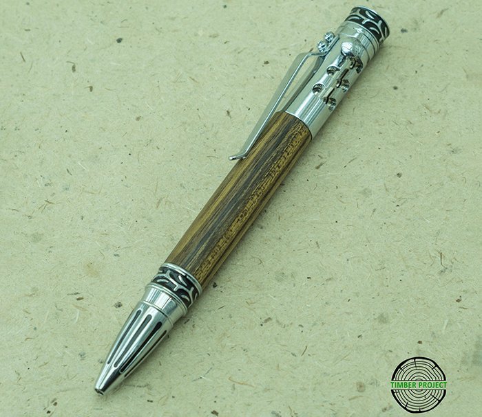 пишущая ручка с корпусом из древесины амазаку