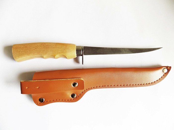 нож филейник с рукоятью из древесины березы
