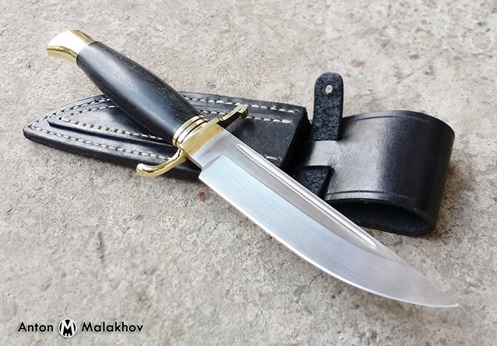 нож финка с рукоятью из древесины черного граба