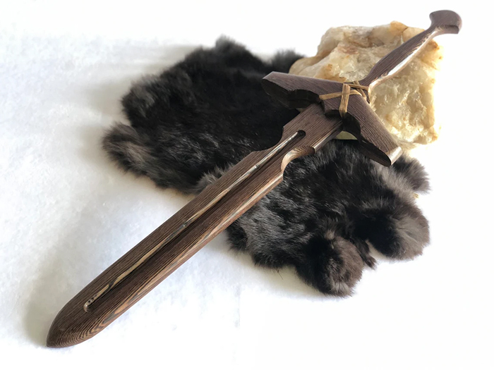 игрушечный меч из древесины венге