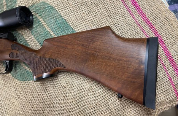 приклад винтовки из древесины американского ореха