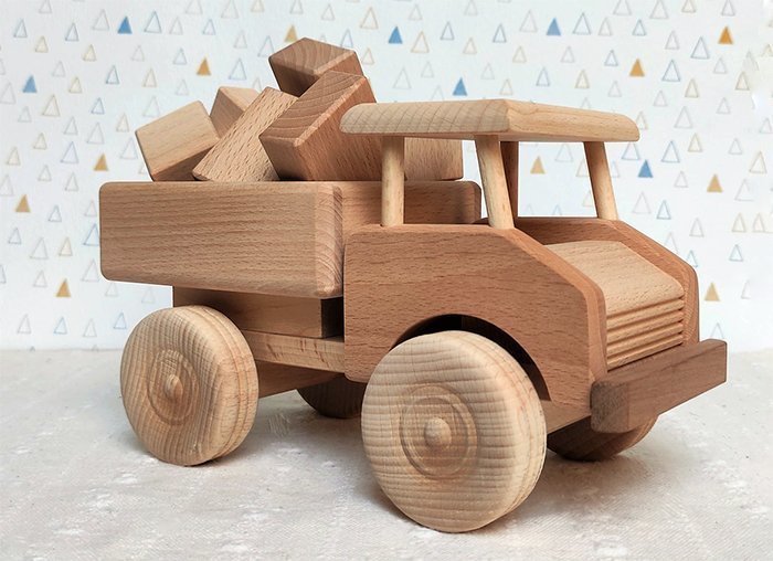детская деревянная машинка