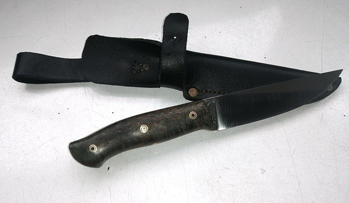 нож с рукоятью из стабилизированной древесины