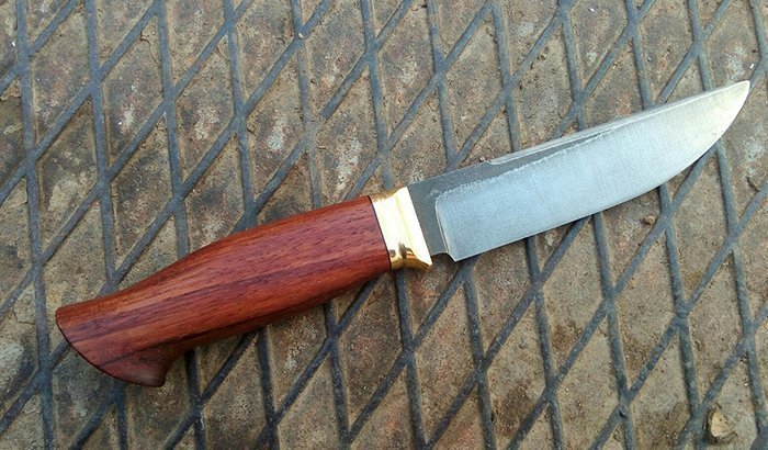 нож с рукоятью из древесины бубинго