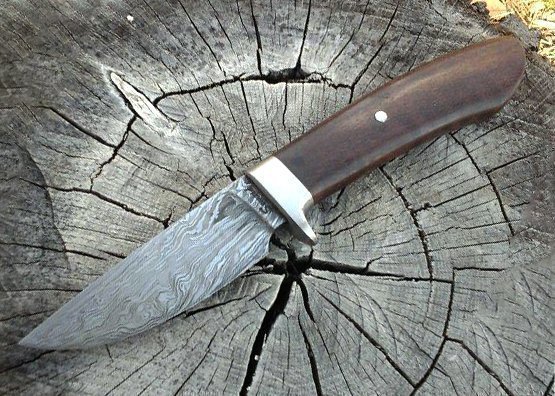 нож с рукоятью из древесины каталокса