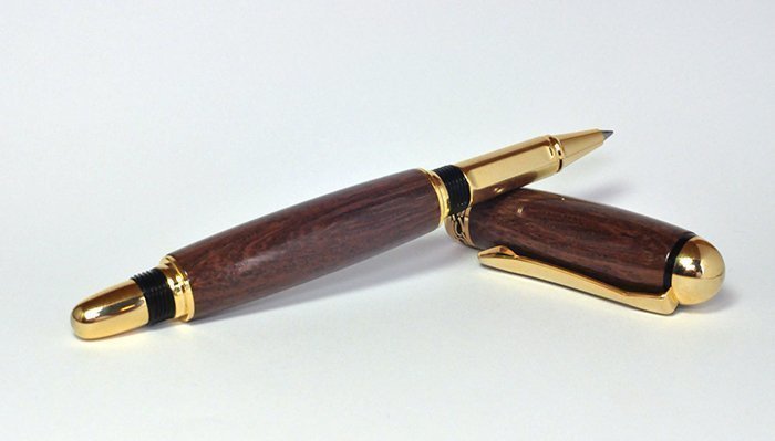 ручка с корпусом из древесины каталокса