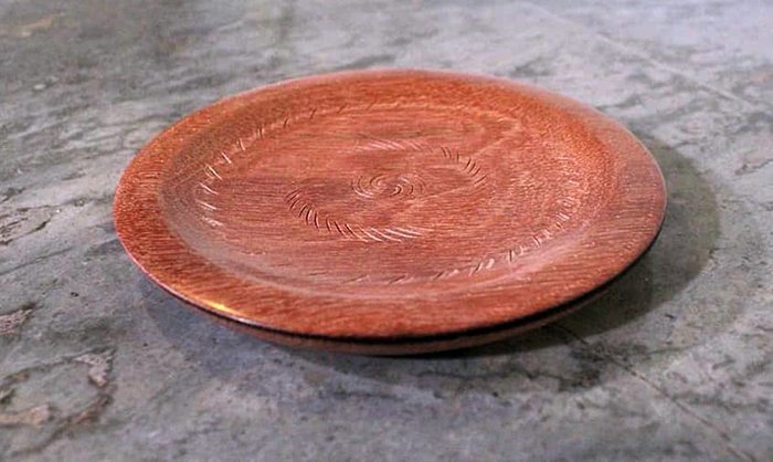 деревянная тарелка из древесины массарандубы