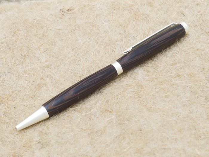 ручка с корпусом из древесины венге