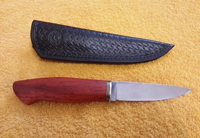 походный нож с клинком из стали n690