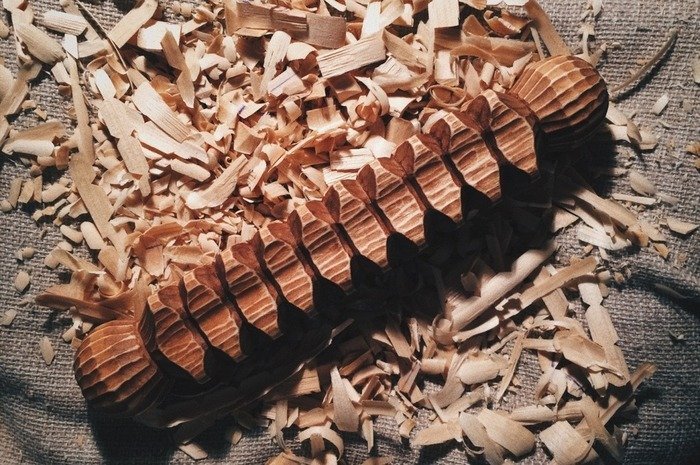 Покрытое мастикой Травоведа деревянное изделие