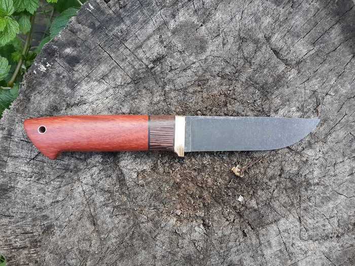 Нож с рукоятью из падука до финишной обработки