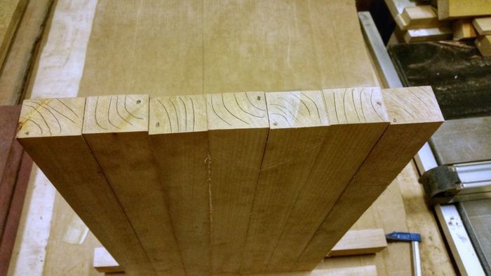 Составление цельноламельного деревянного щита по расположению волокон брусков