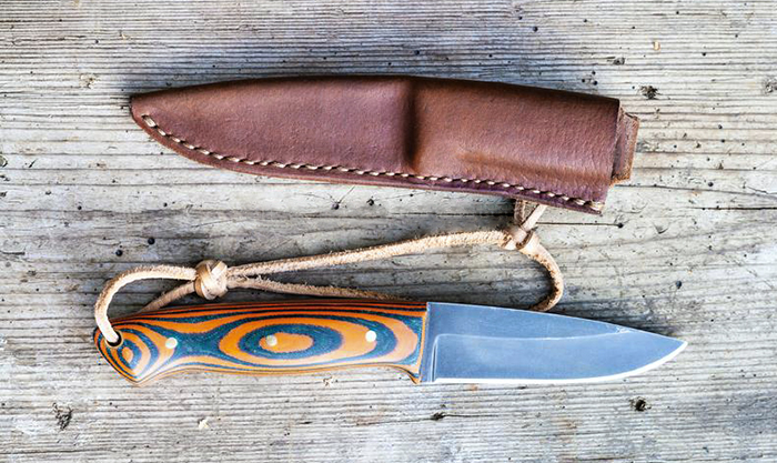 нож с ножнами из натуральной кожи