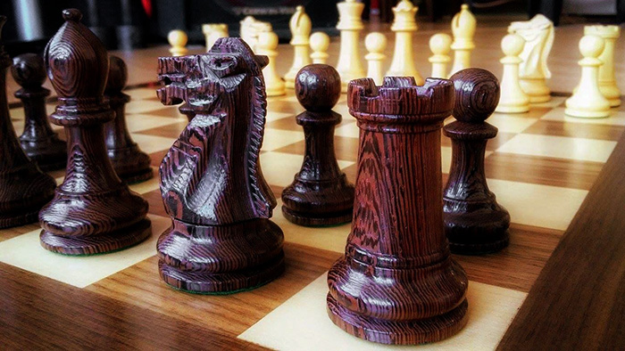 шахматные фигуры из древесины венге